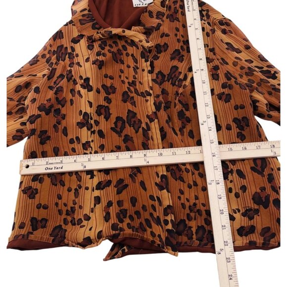 Leopard Print Pleated Blouse Ruffled Collar & Sleeves Flowy Design By Ice Size M - Picture 4 of 4